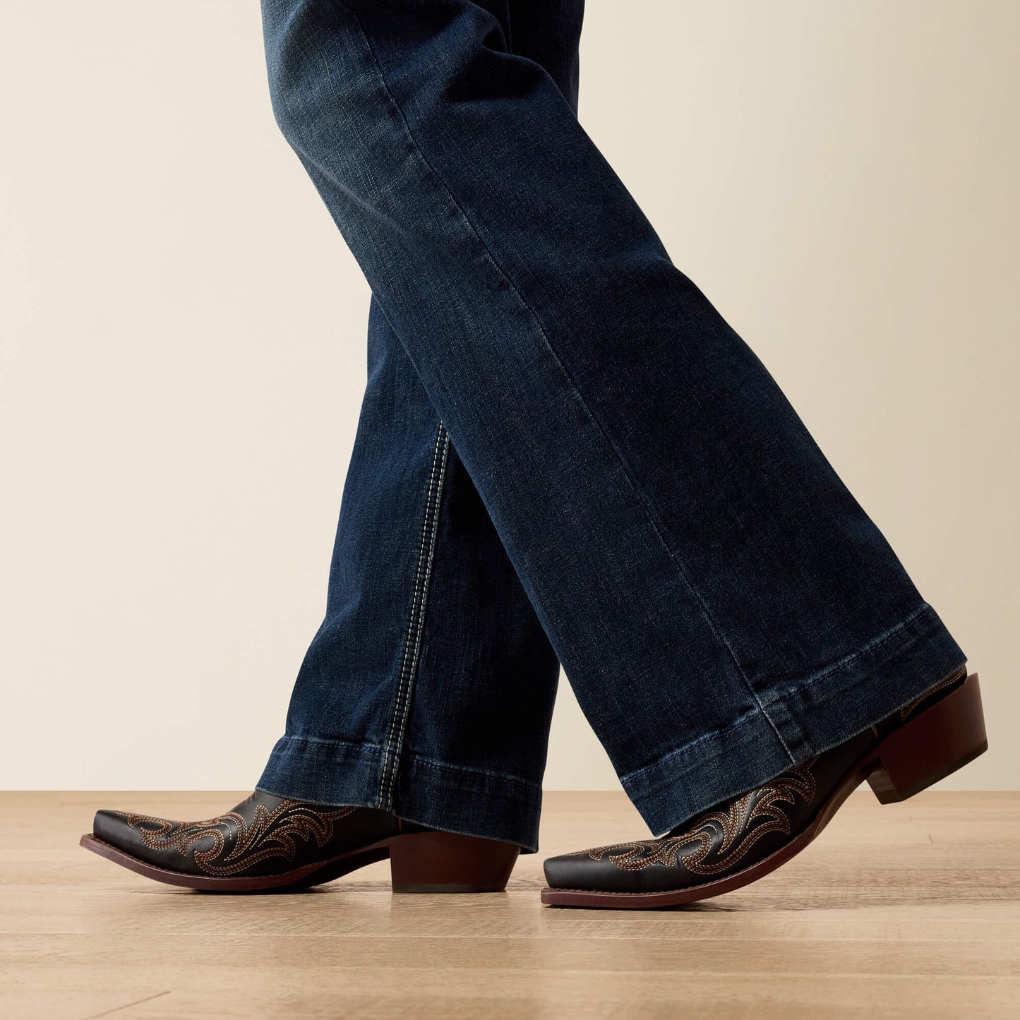 Ariat On Sale - Trouser Perfect Rise Aisha Wide Leg Jean