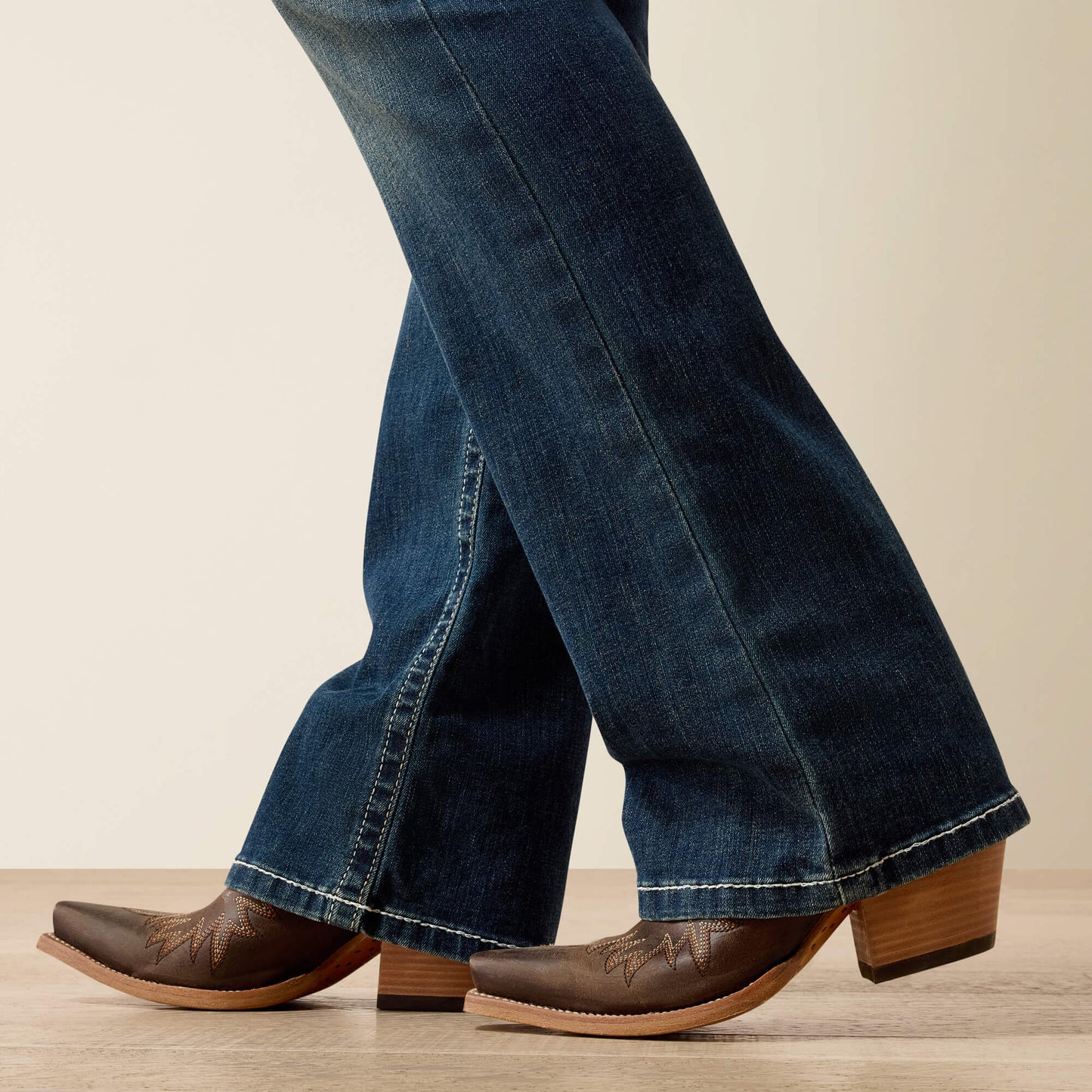 Ariat Outlet - R.E.A.L. Mid Rise Stretch Whipstitch Boot Cut Jean