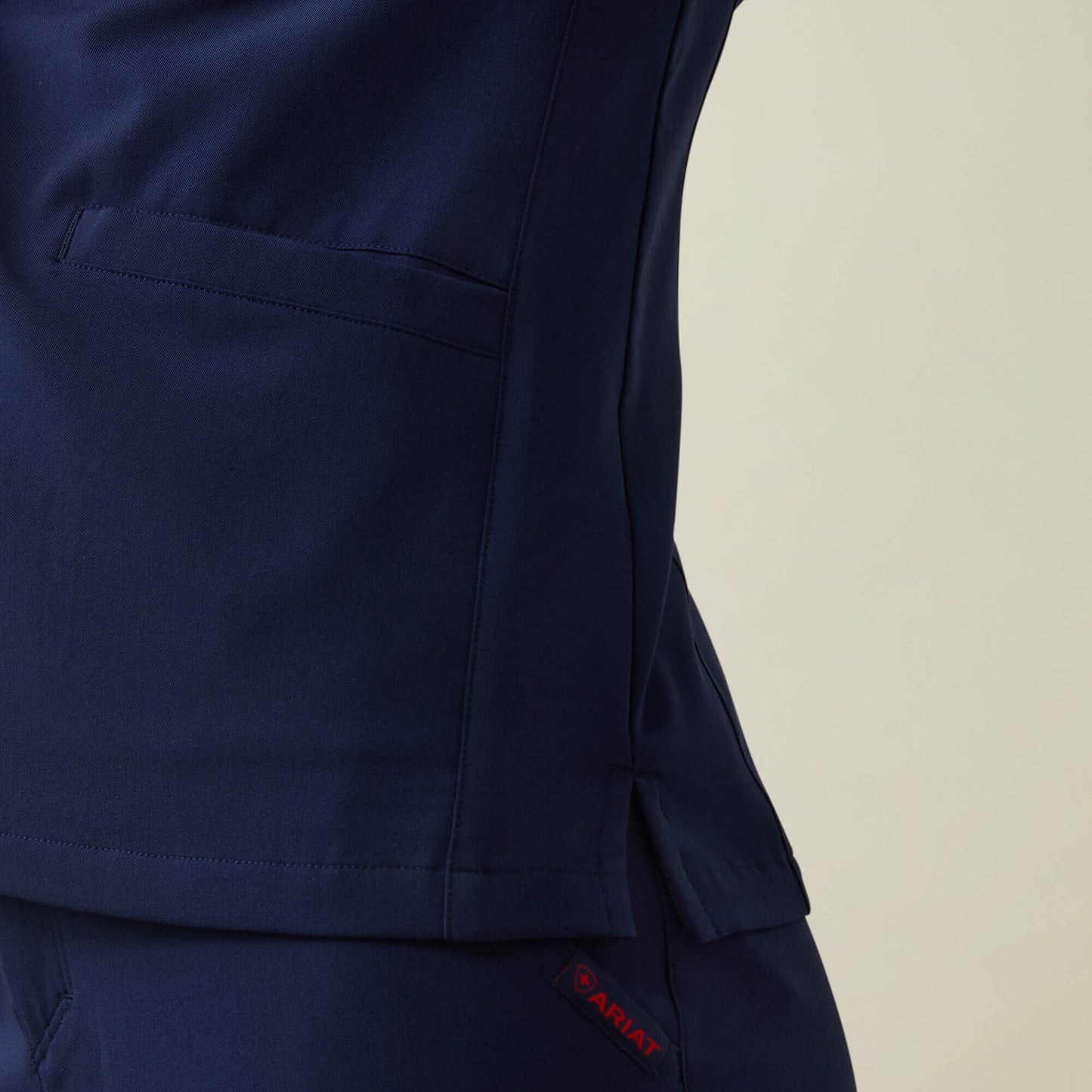Ariat On Sale - Clara 6 Pocket Scrub Top