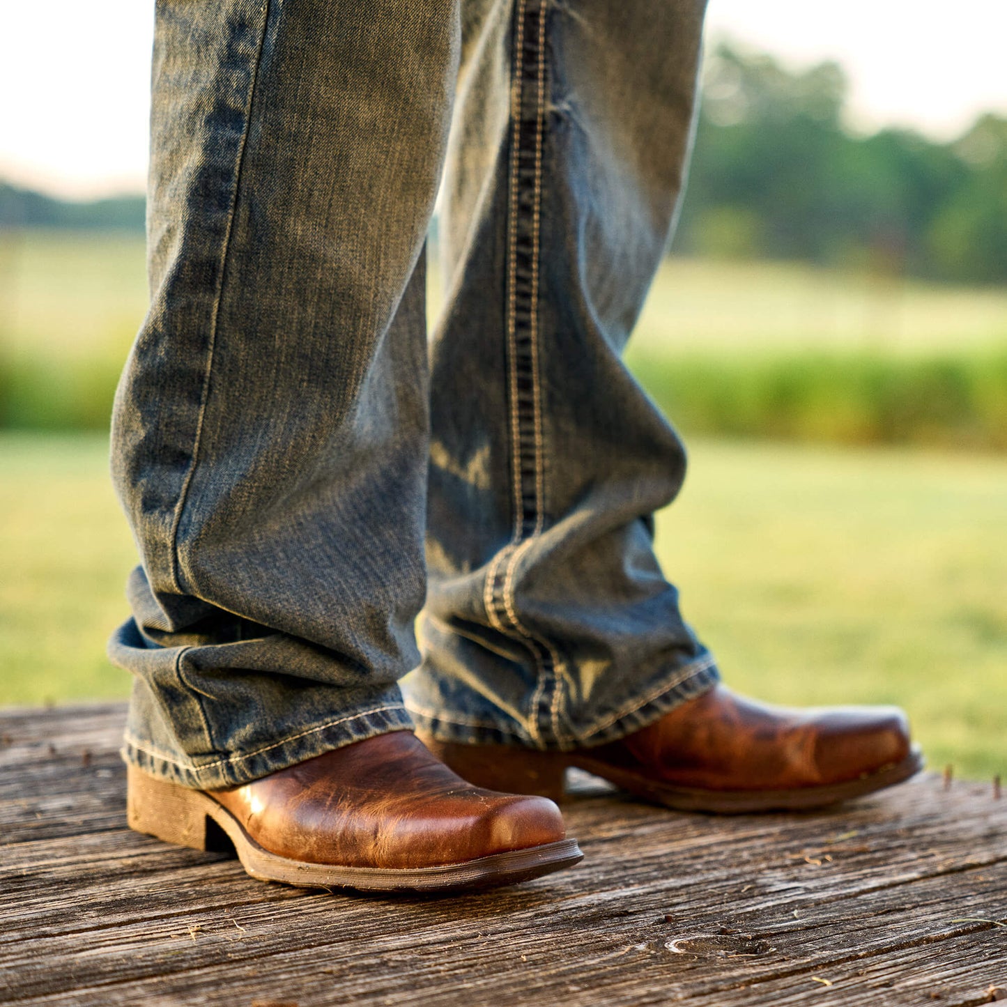 Ariat On Sale - Midtown Rambler Square Toe Chelsea Boot