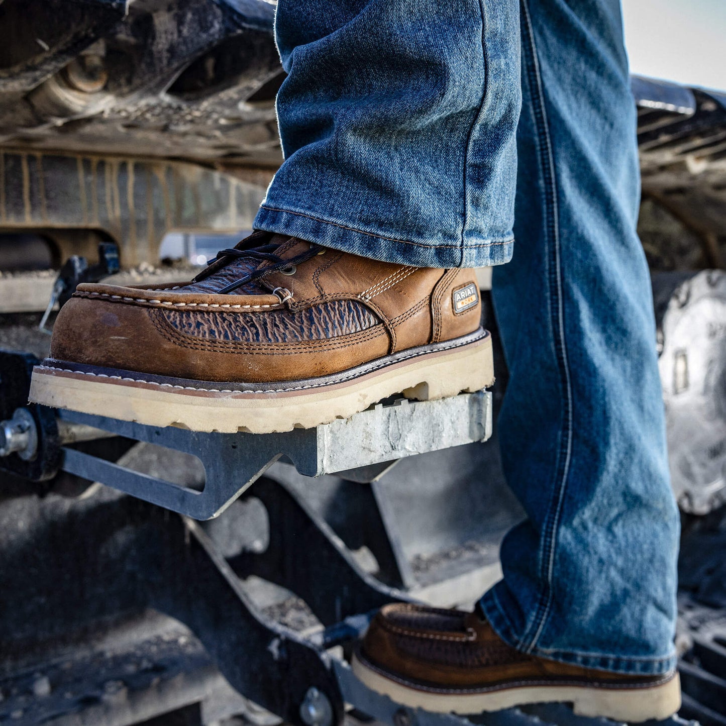 Ariat Outlet - Rebar Lift Chukka Composite Toe Work Boot