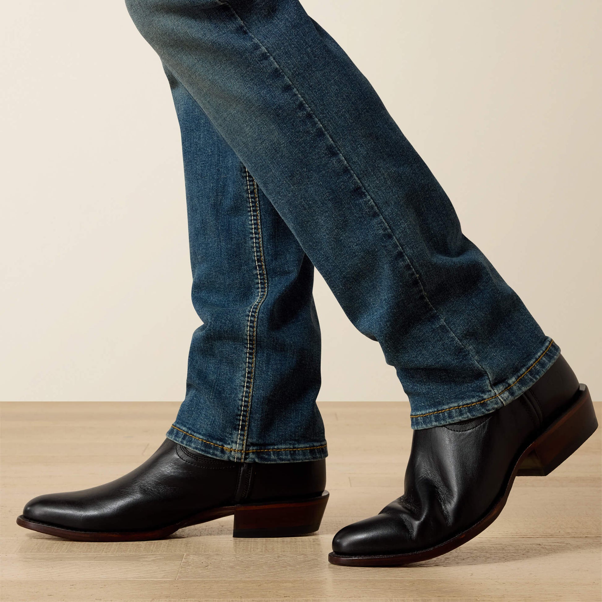 Ariat US - M8 Modern TekStretch Sebastian Slim Leg Jean