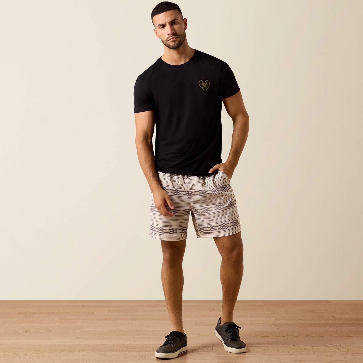 Ariat Outlet - Ariat Banner Badge T-Shirt