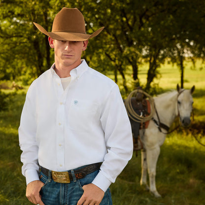 Ariat On Sale - Wrinkle Free Solid Classic Fit Shirt