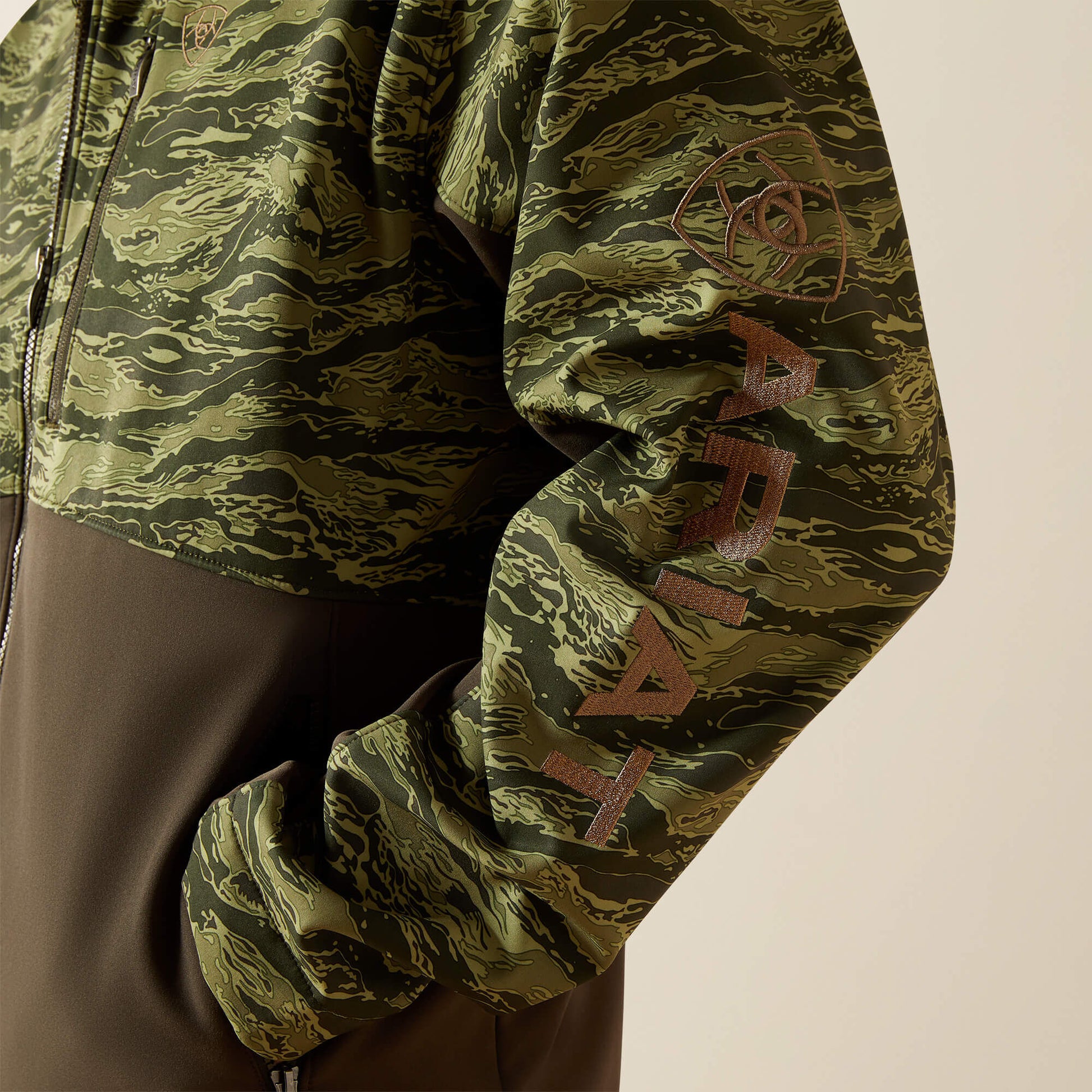 Ariat Website Store - Logo Softshell Jacket