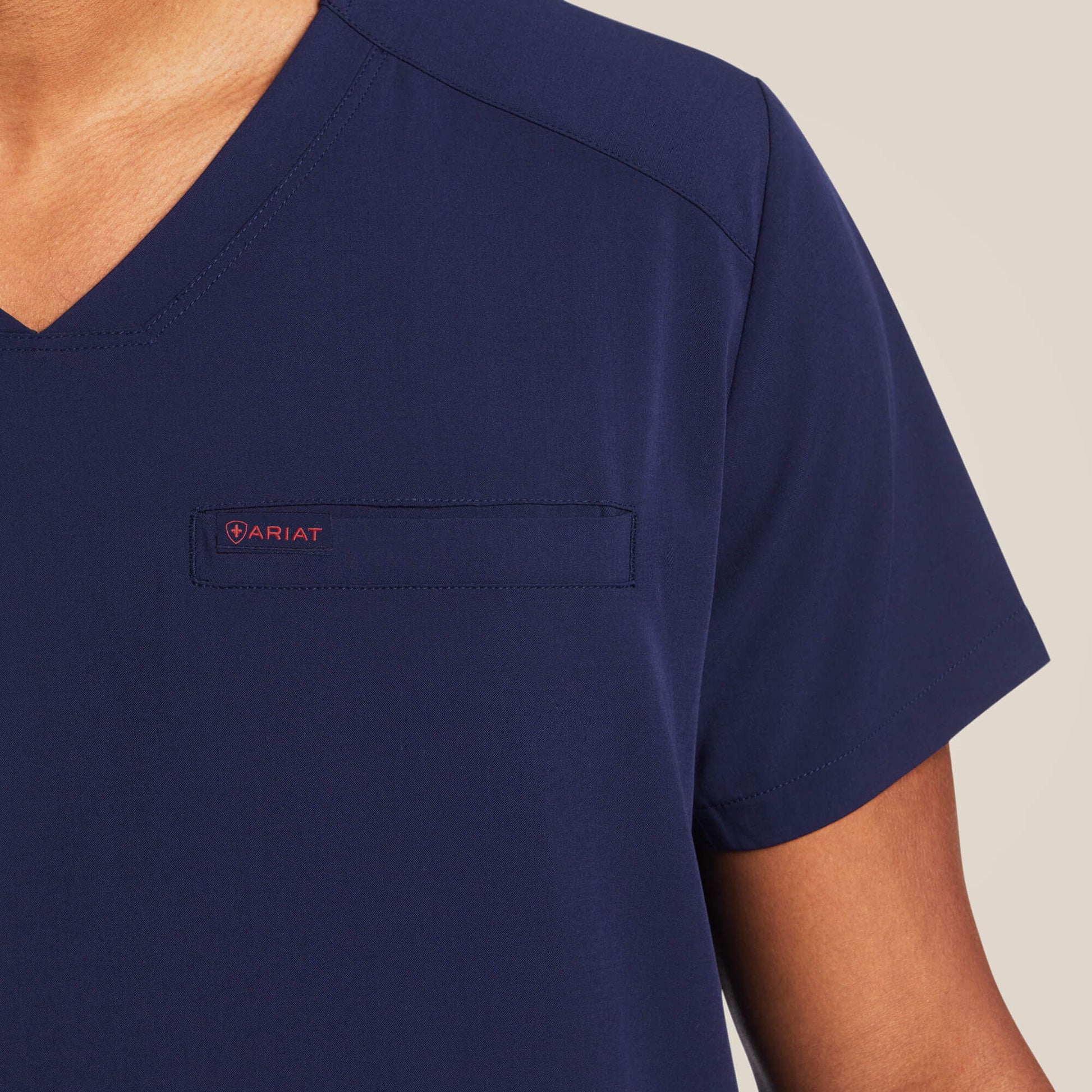 Ariat Outlet - Derham 6 Pocket Scrub Top