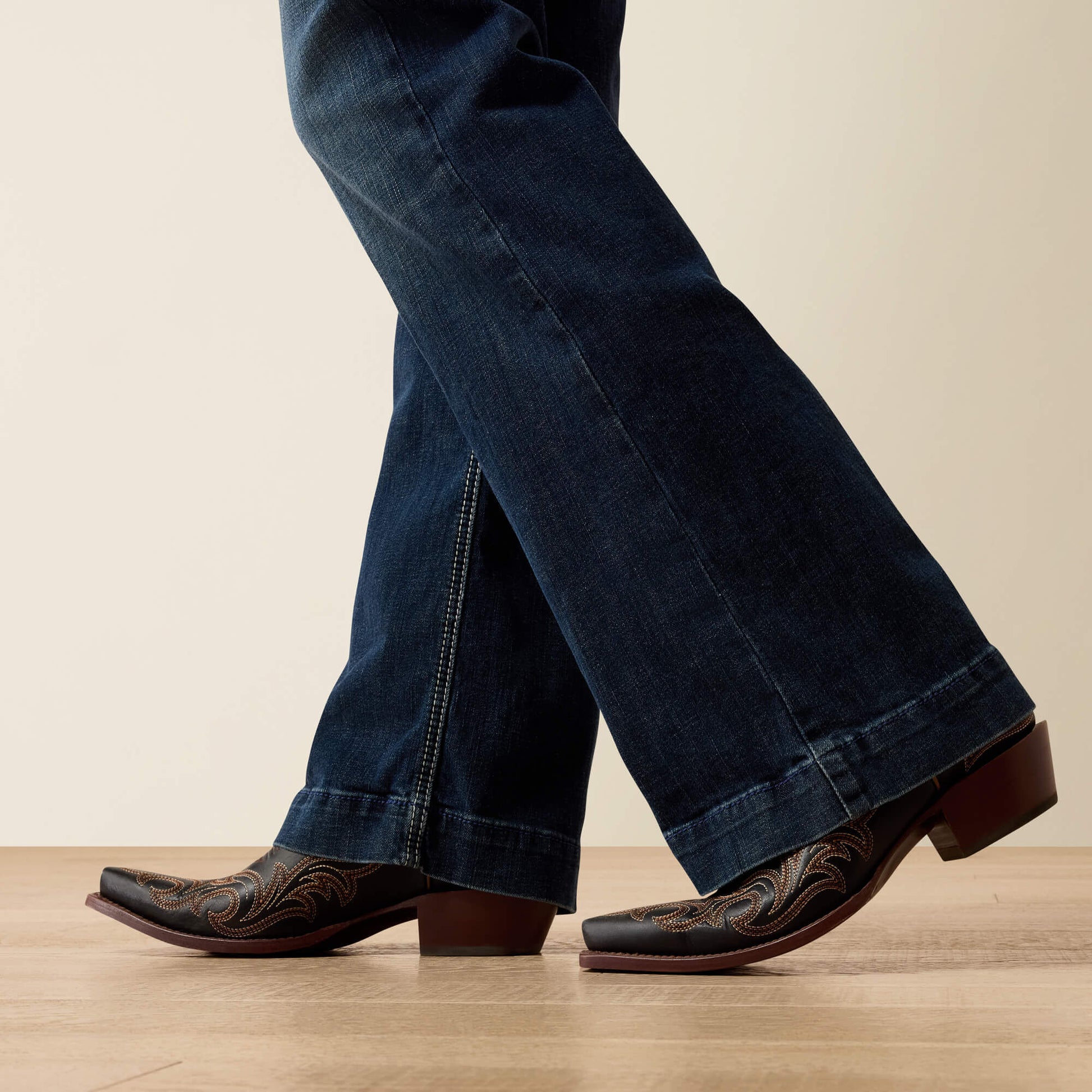 Ariat On Sale - Trouser Perfect Rise Aisha Wide Leg Jean