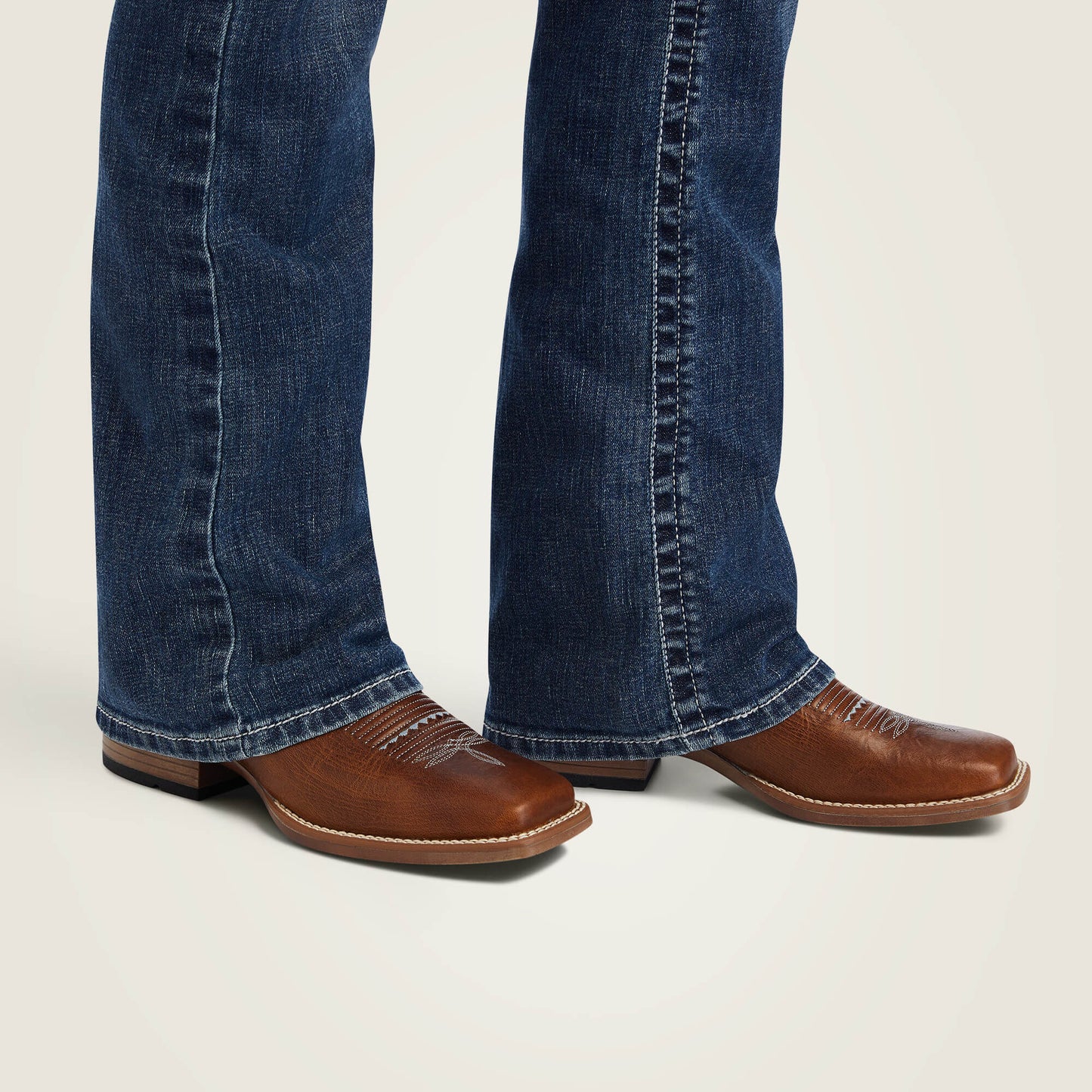 Ariat US - R.E.A.L. Mid Rise Raquel Boot Cut Jean