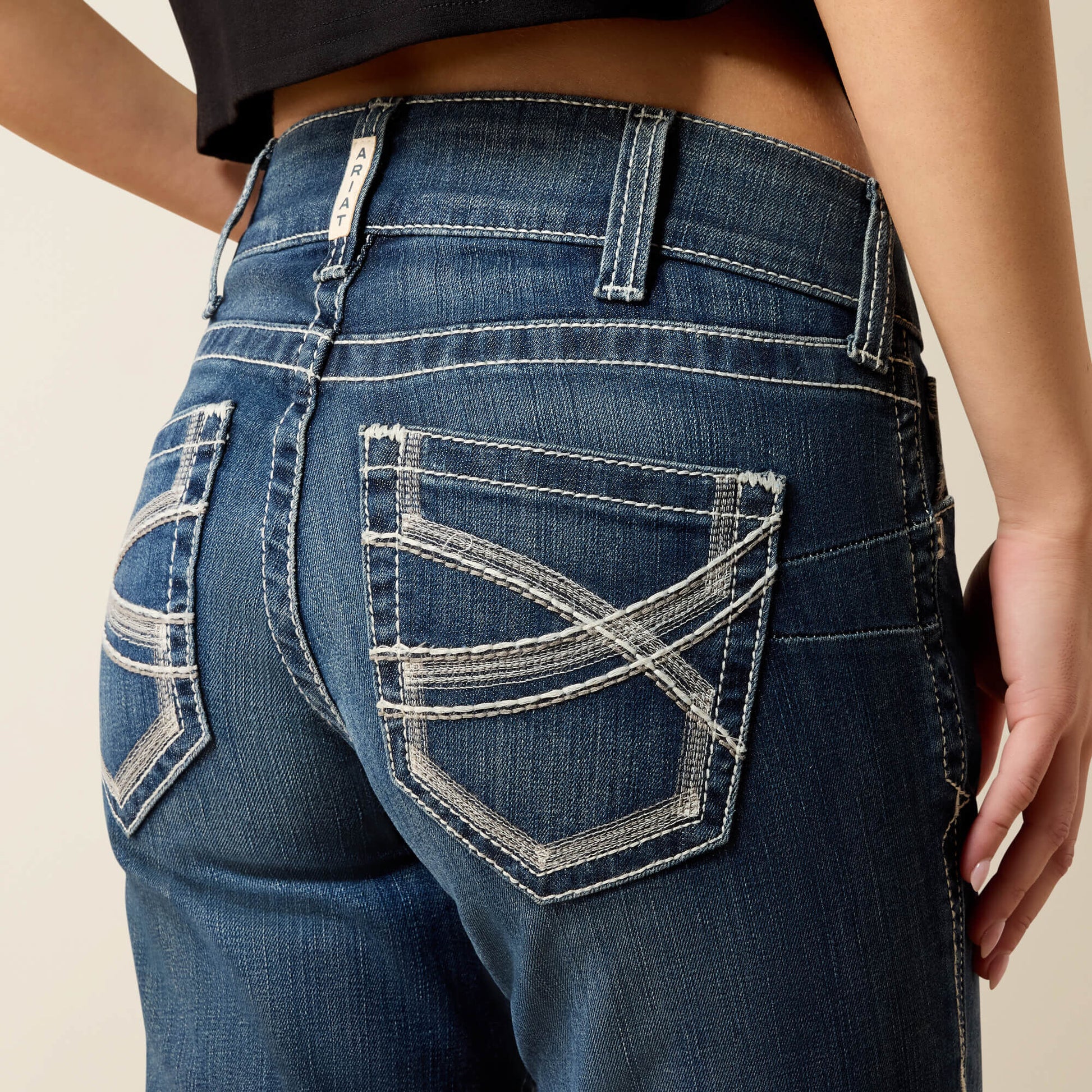 Ariat Outlet - R.E.A.L. Mid Rise Stretch Ivy Stackable Straight Leg Jean