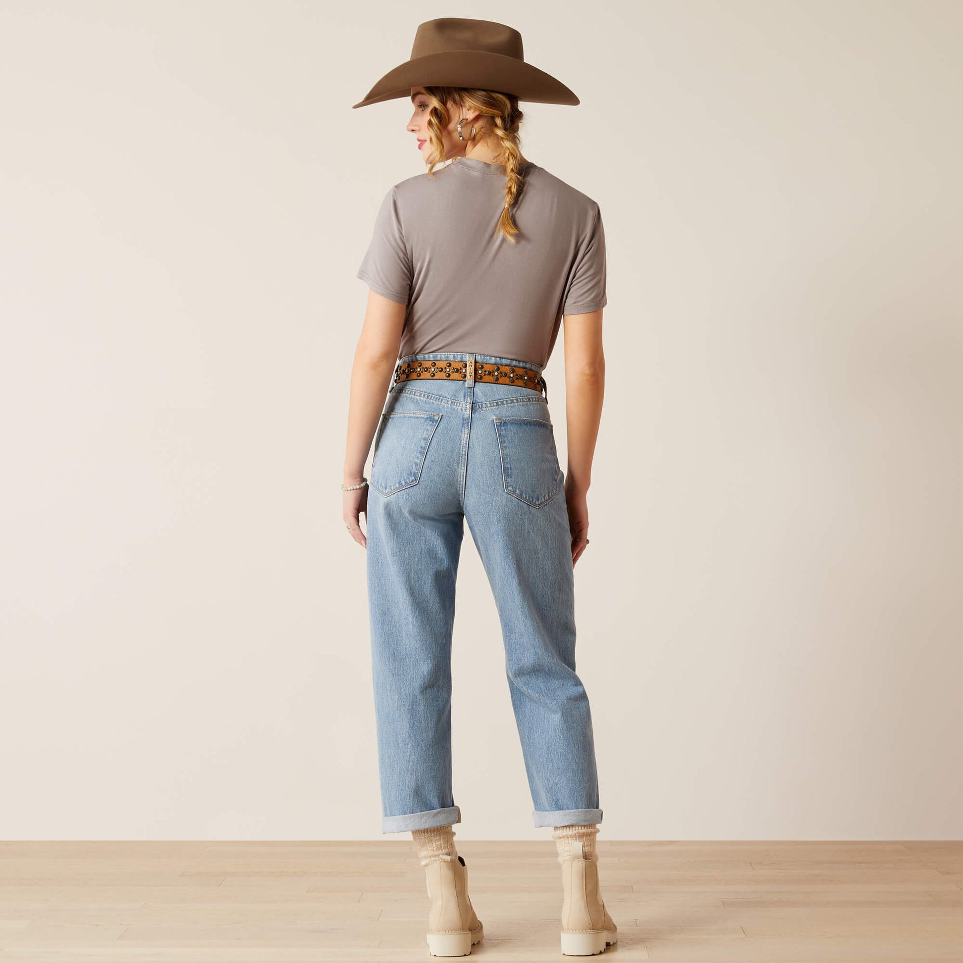 Ariat Online - Ultra High Rise Tomboy Straight Leg Jeans