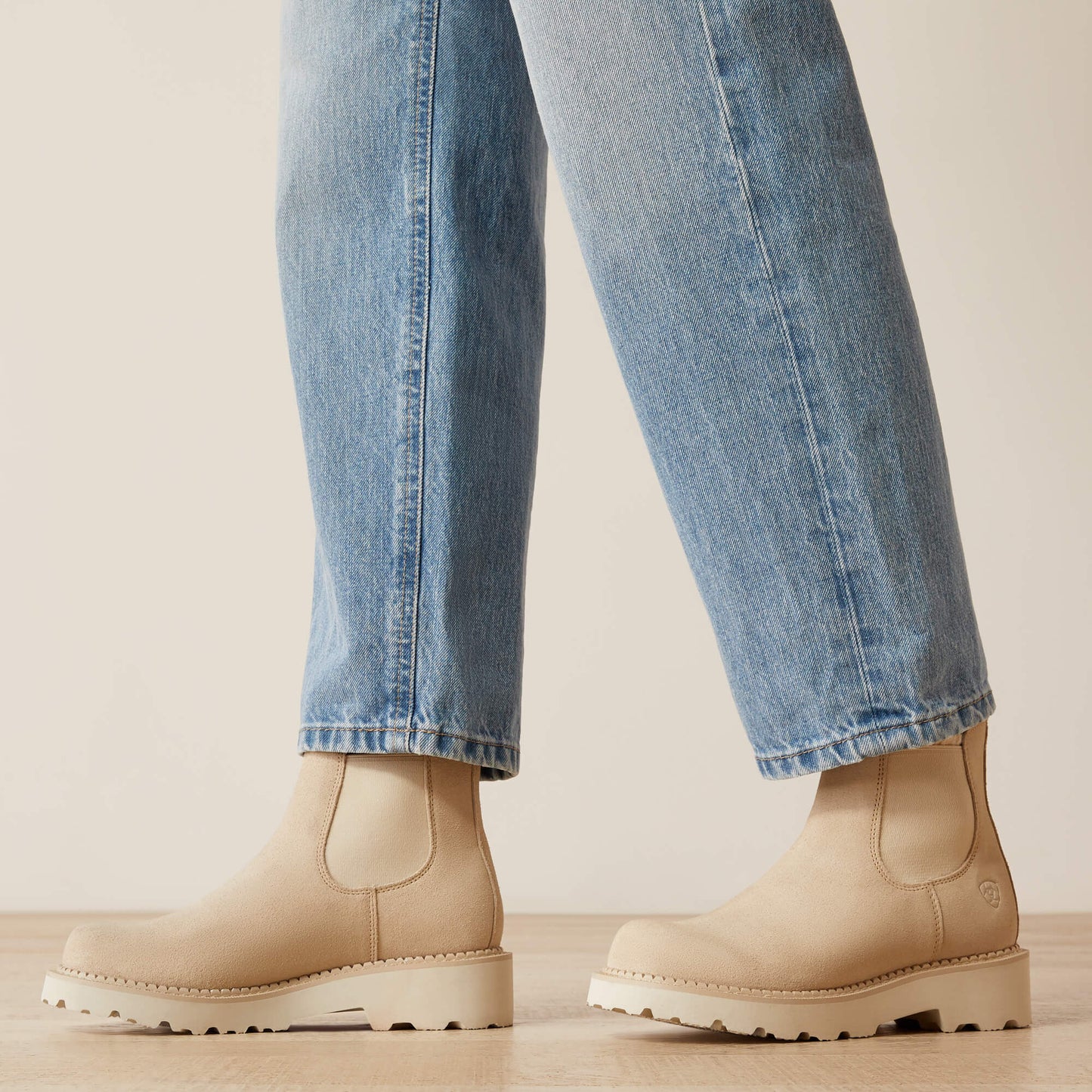 Ariat Online - Ultra High Rise Tomboy Straight Leg Jeans