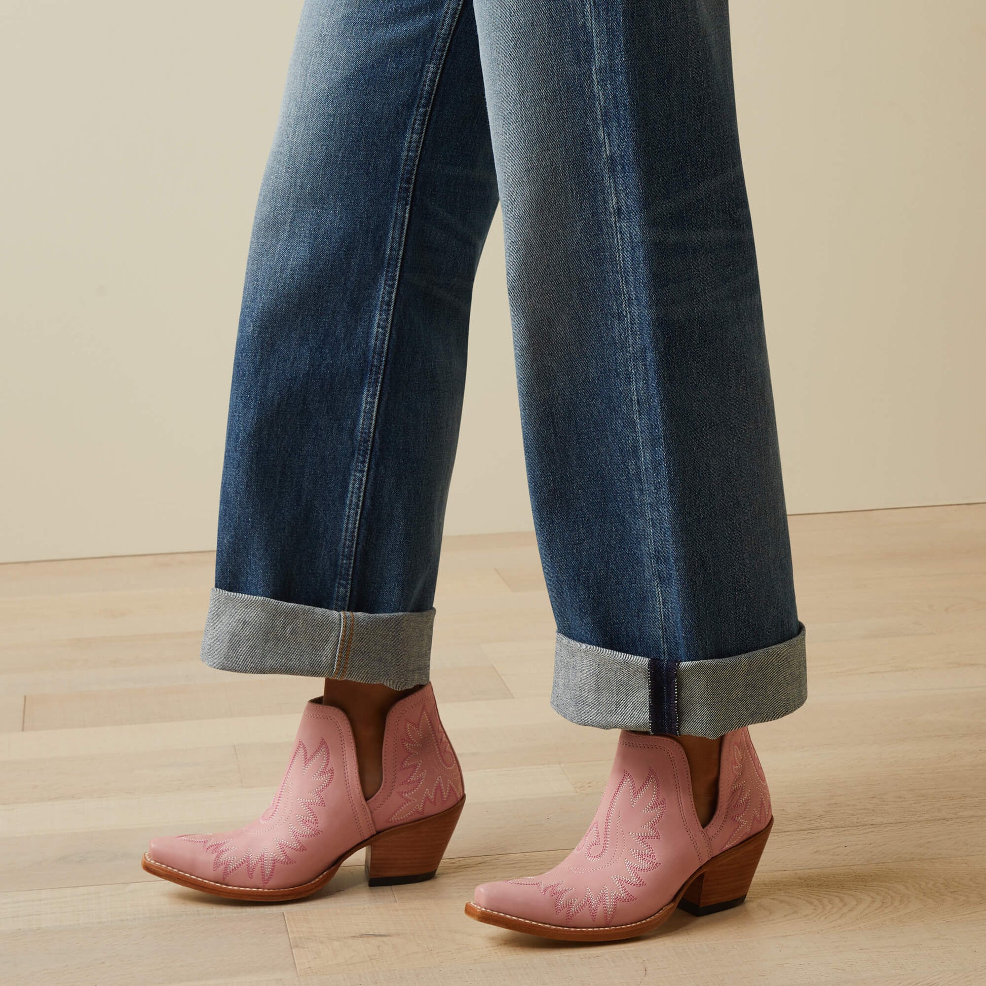 Ariat Online - Ultra High Rise Tomboy Wide Jean