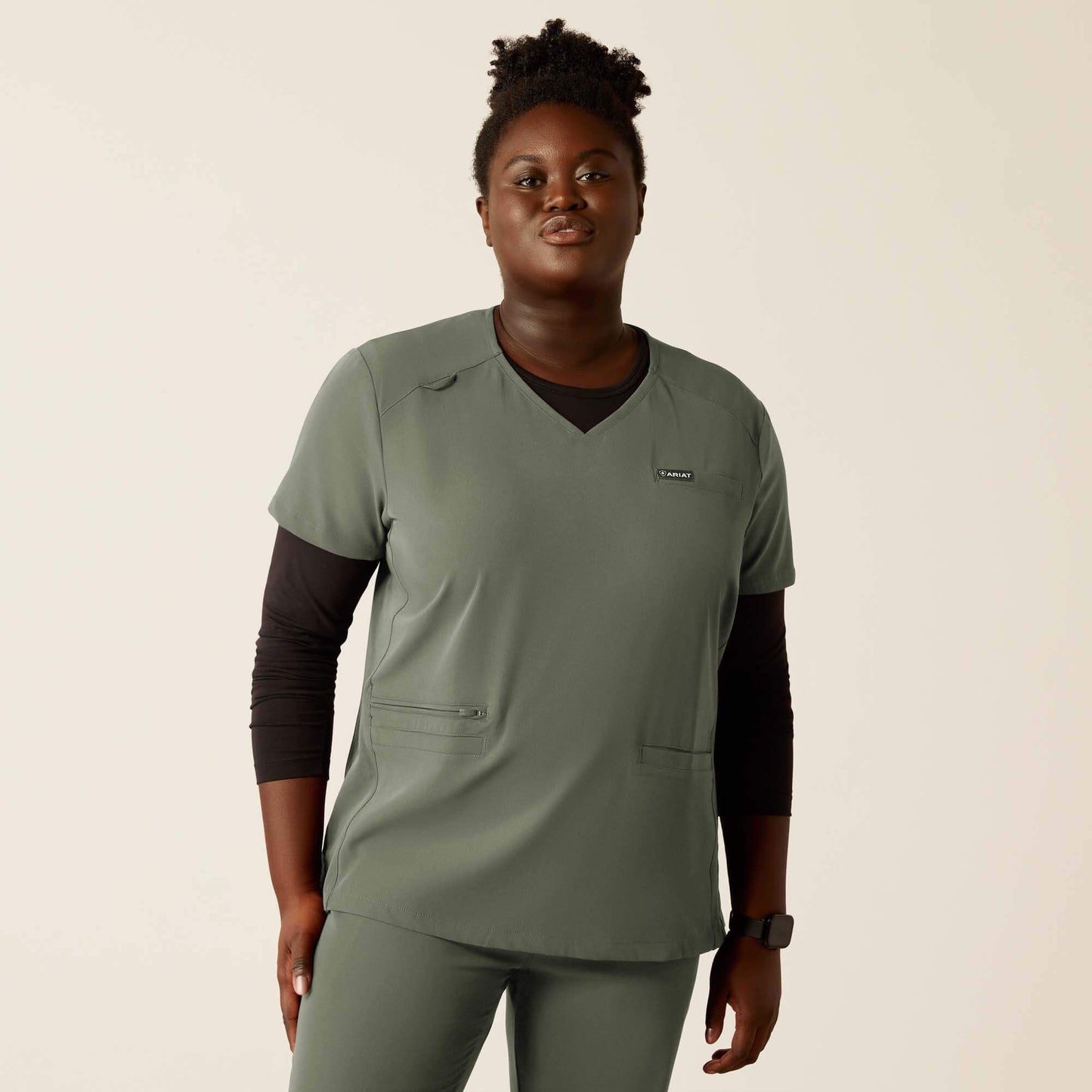 Ariat On Sale - Clara 6 Pocket Scrub Top