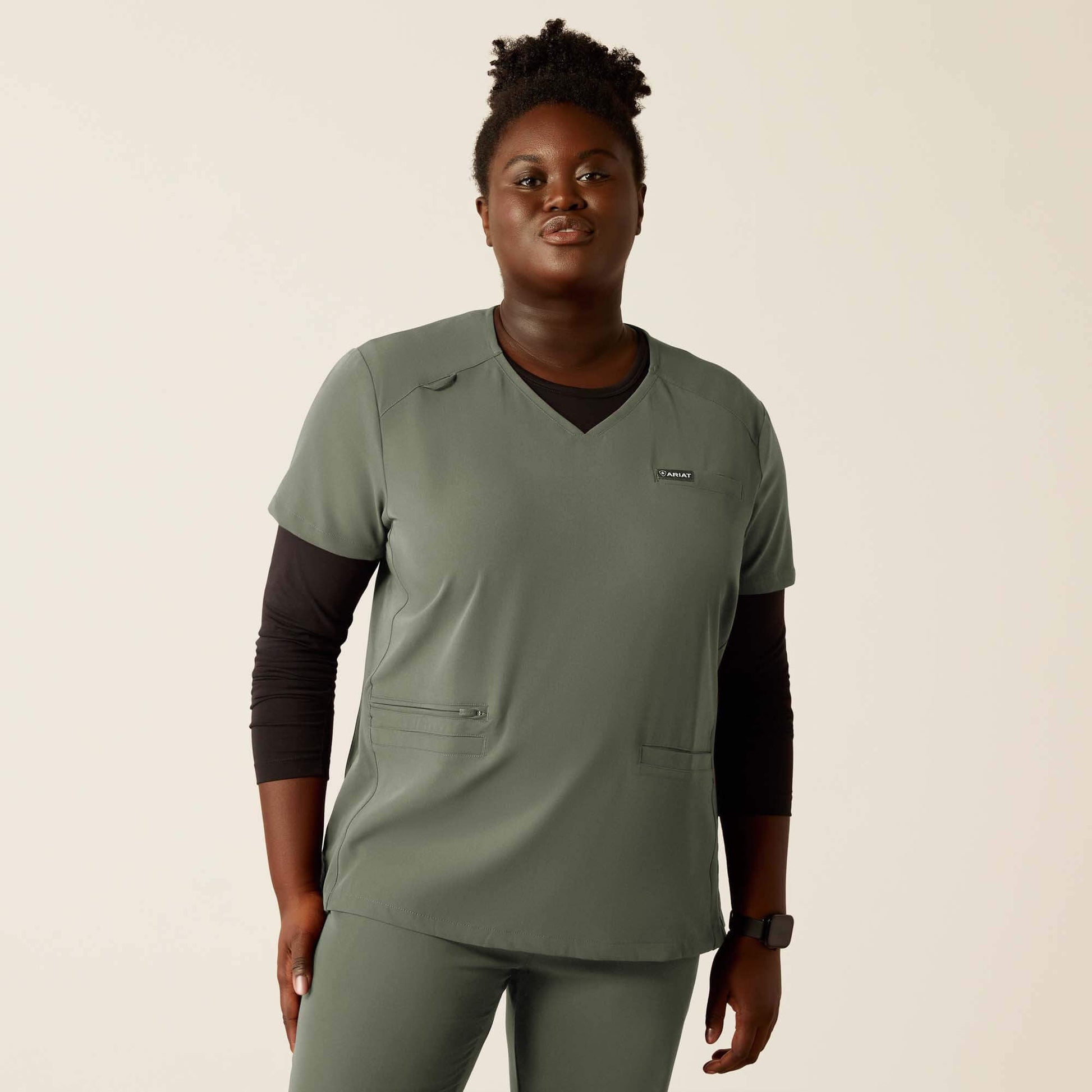 Ariat On Sale - Clara 6 Pocket Scrub Top