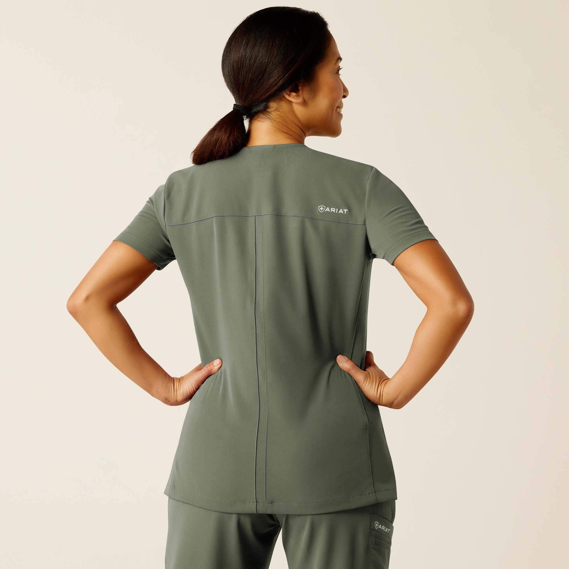 Ariat On Sale - Clara 6 Pocket Scrub Top