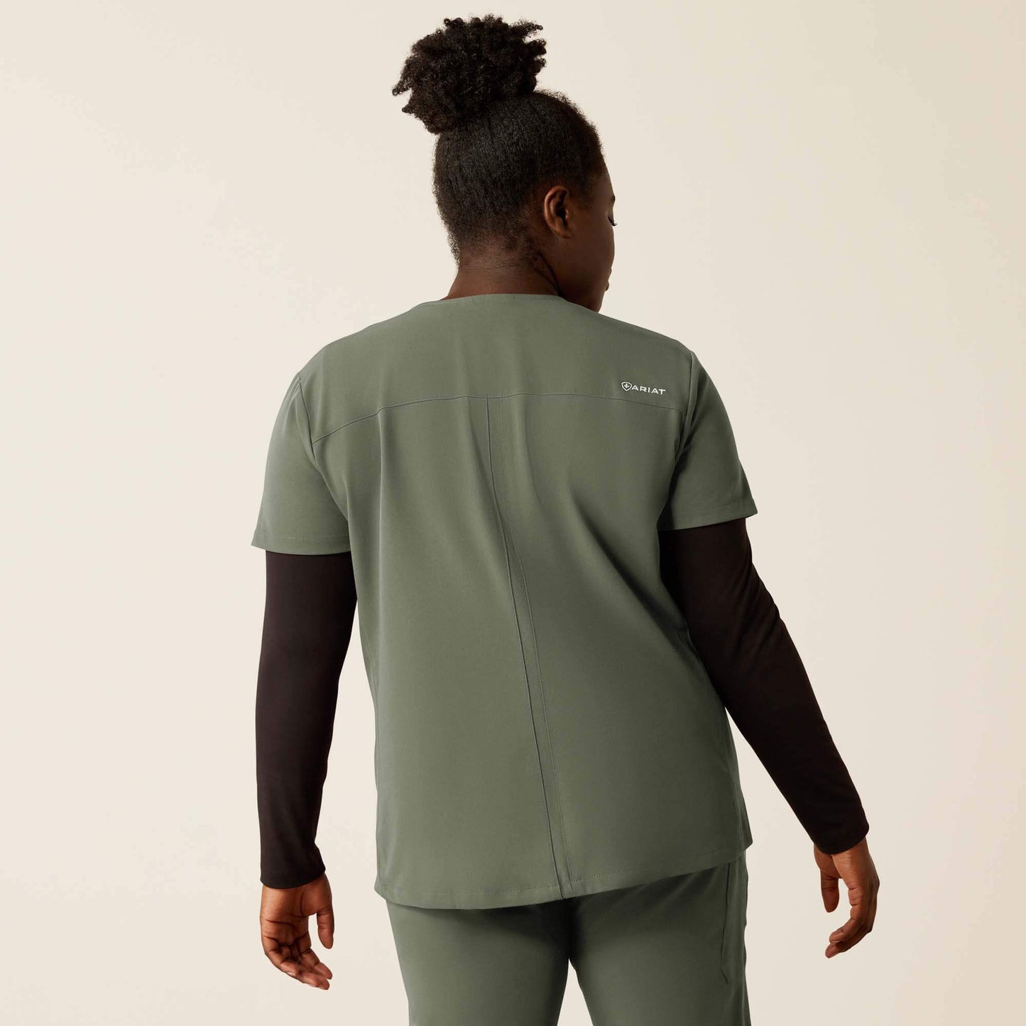 Ariat On Sale - Clara 6 Pocket Scrub Top