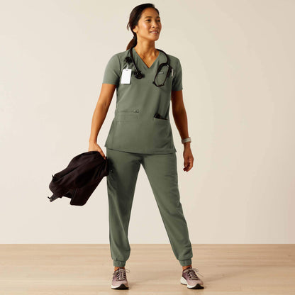 Ariat On Sale - Clara 6 Pocket Scrub Top