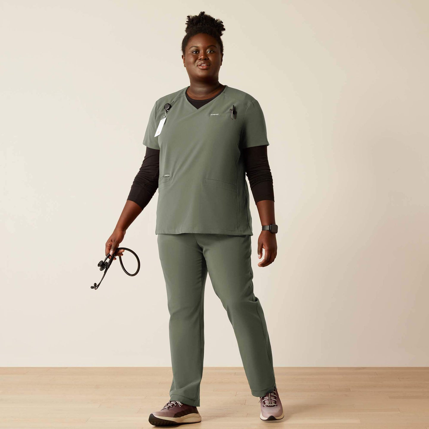 Ariat On Sale - Clara 6 Pocket Scrub Top