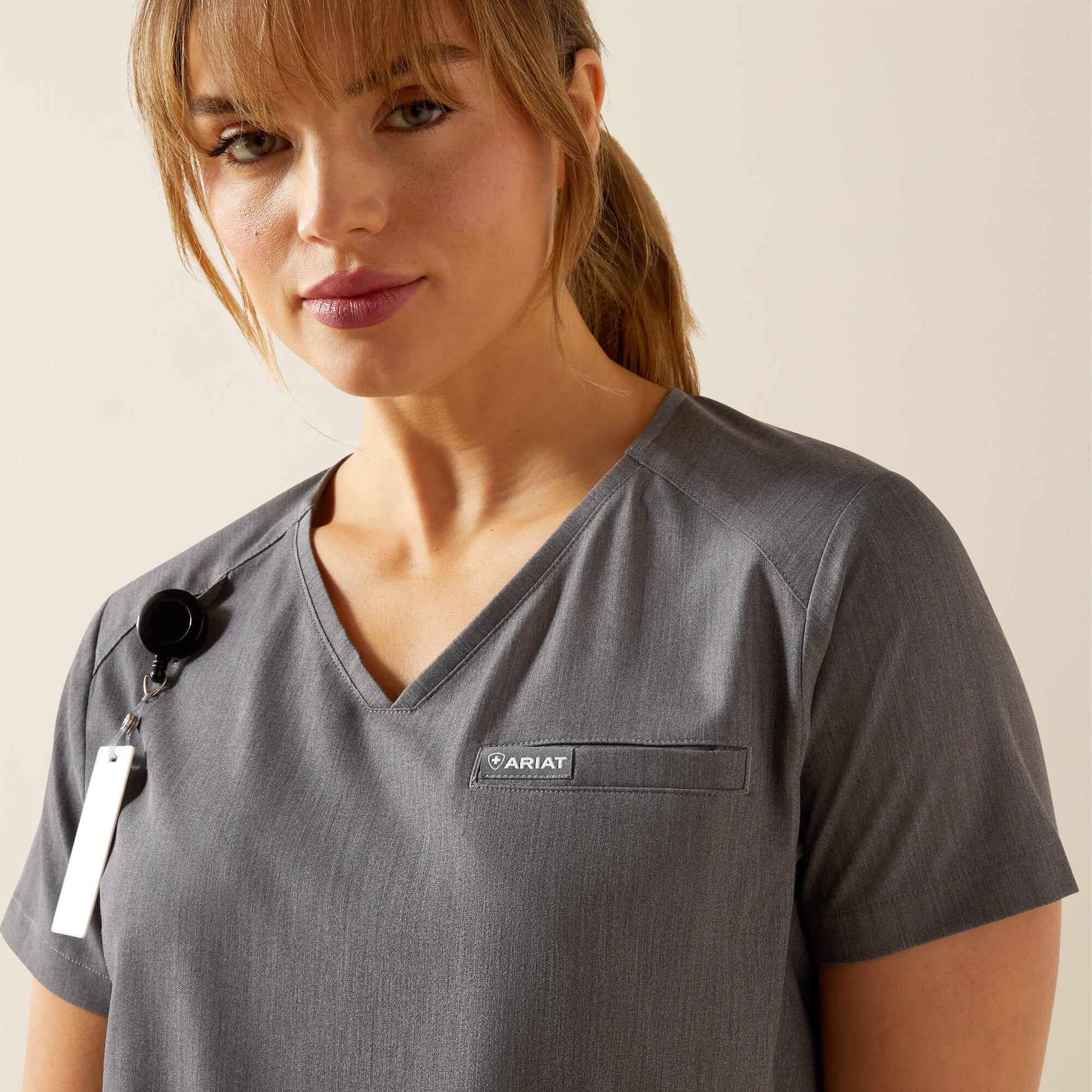 Ariat Outlet - Clara 6 Pocket Scrub Top
