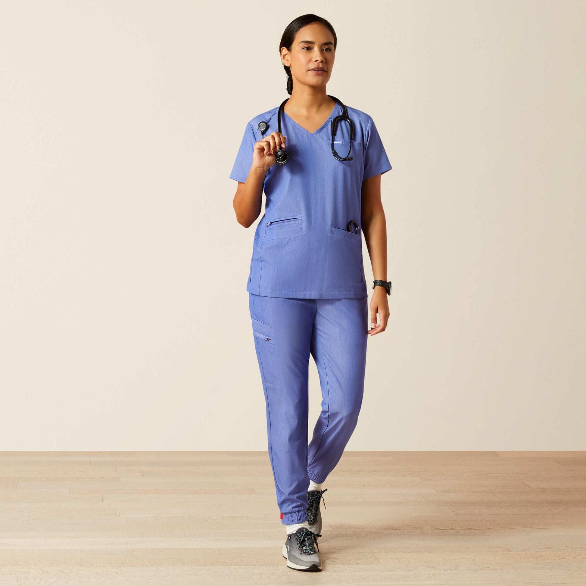Ariat For Sale - Clara 6 Pocket Scrub Top