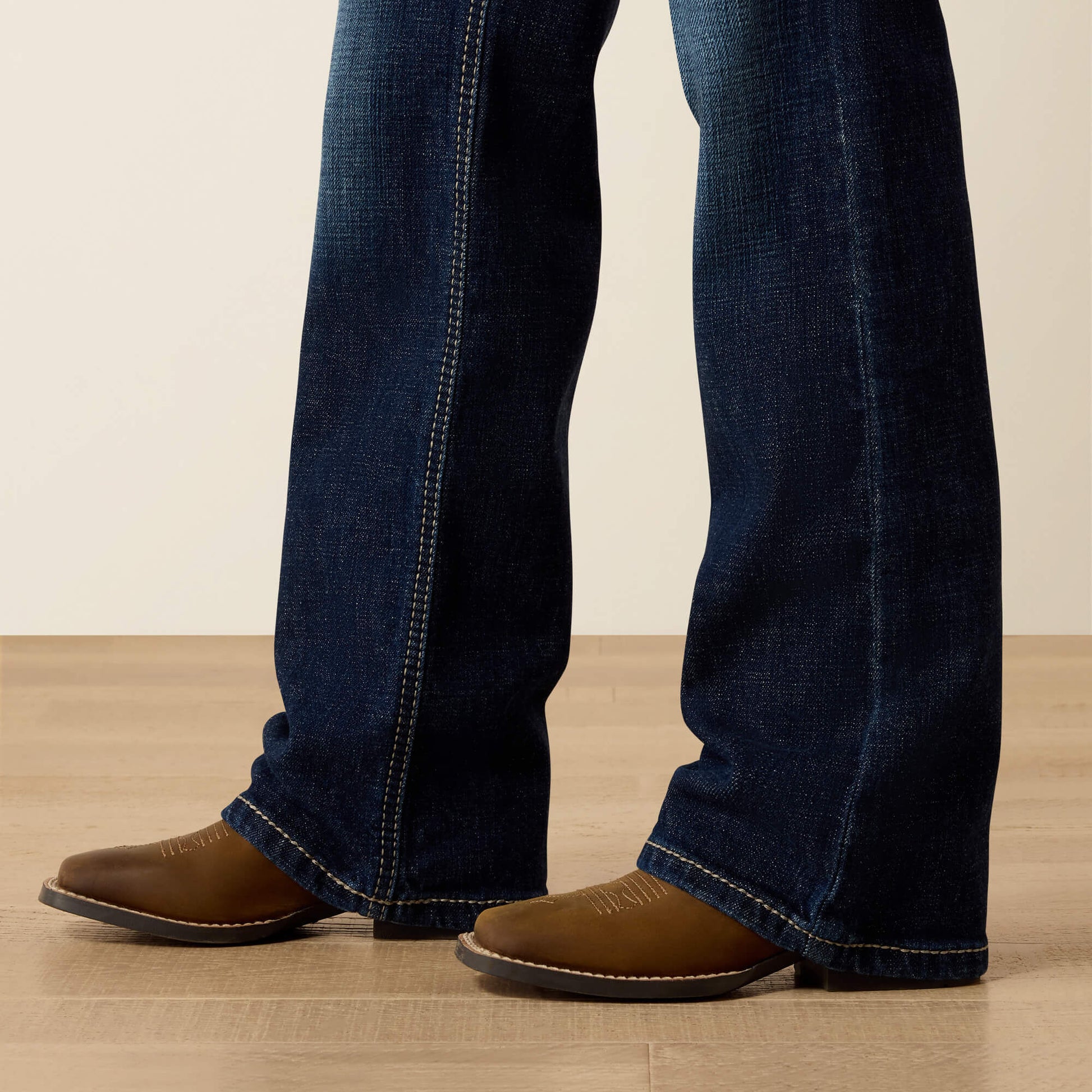 Ariat Outlet - B4 Relaxed Oliver Boot Cut Jeans