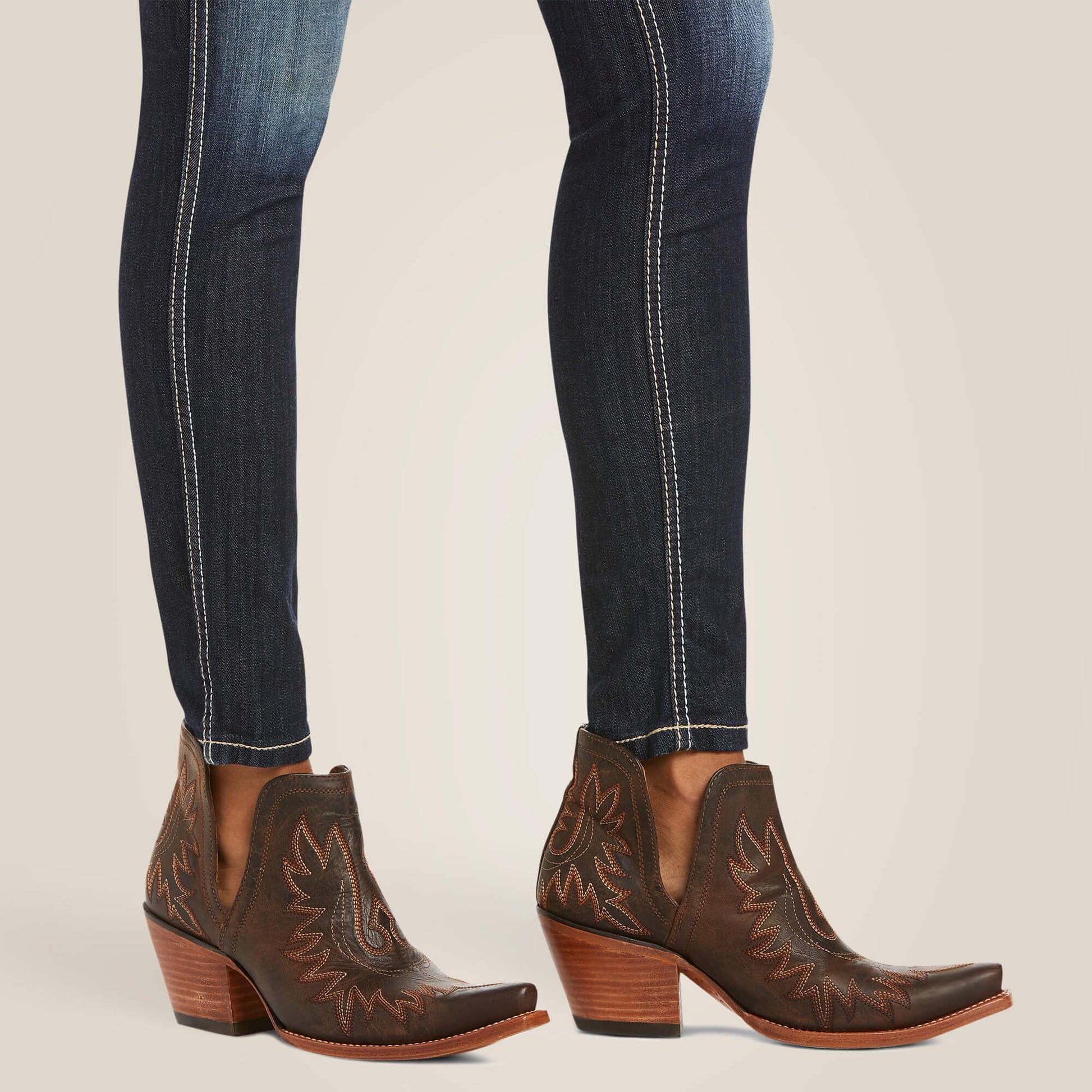 Ariat On Sale - R.E.A.L. Mid Rise Stretch Outseam Ella Skinny Jean
