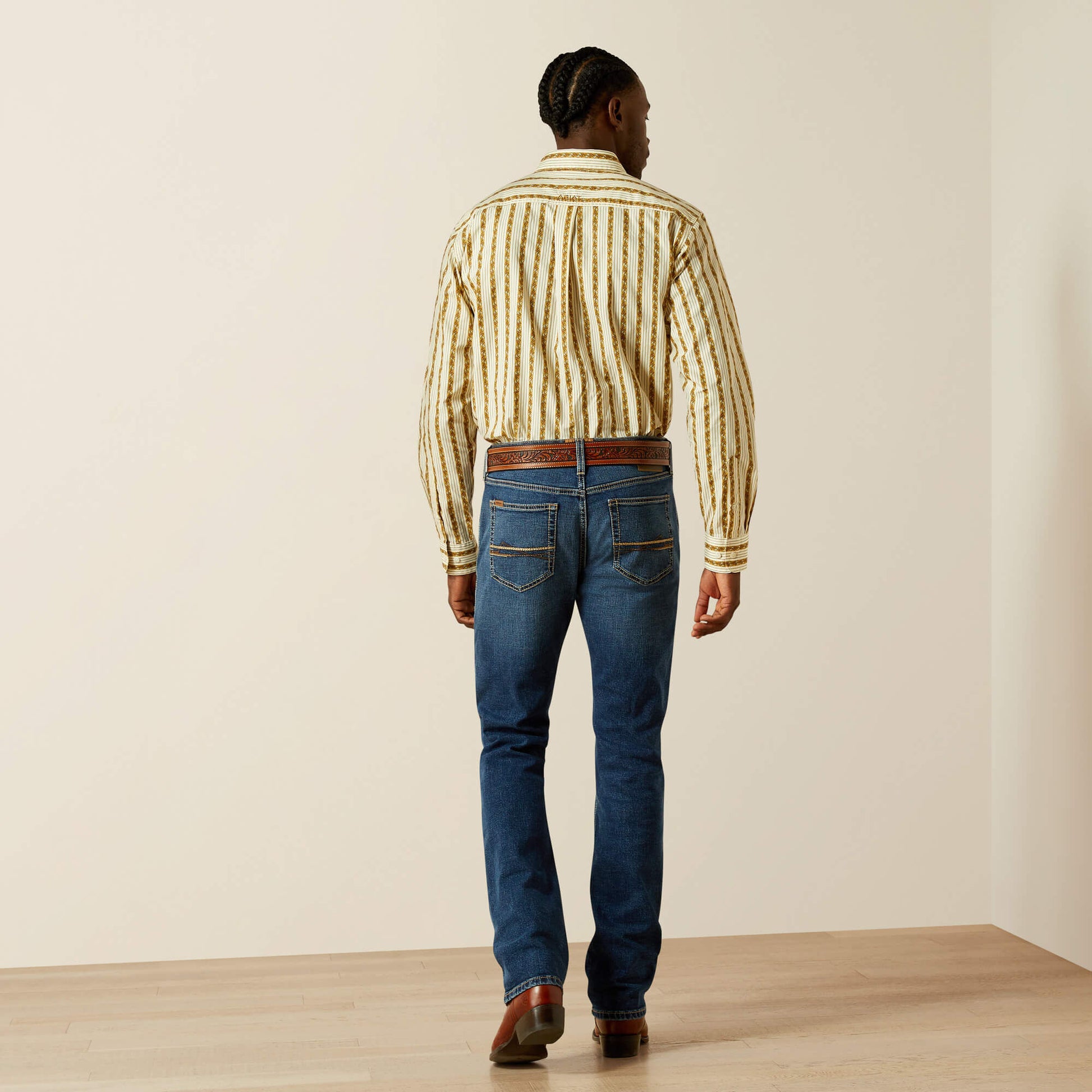 Ariat Outlet - M8 Modern Samuel Slim Leg Jeans