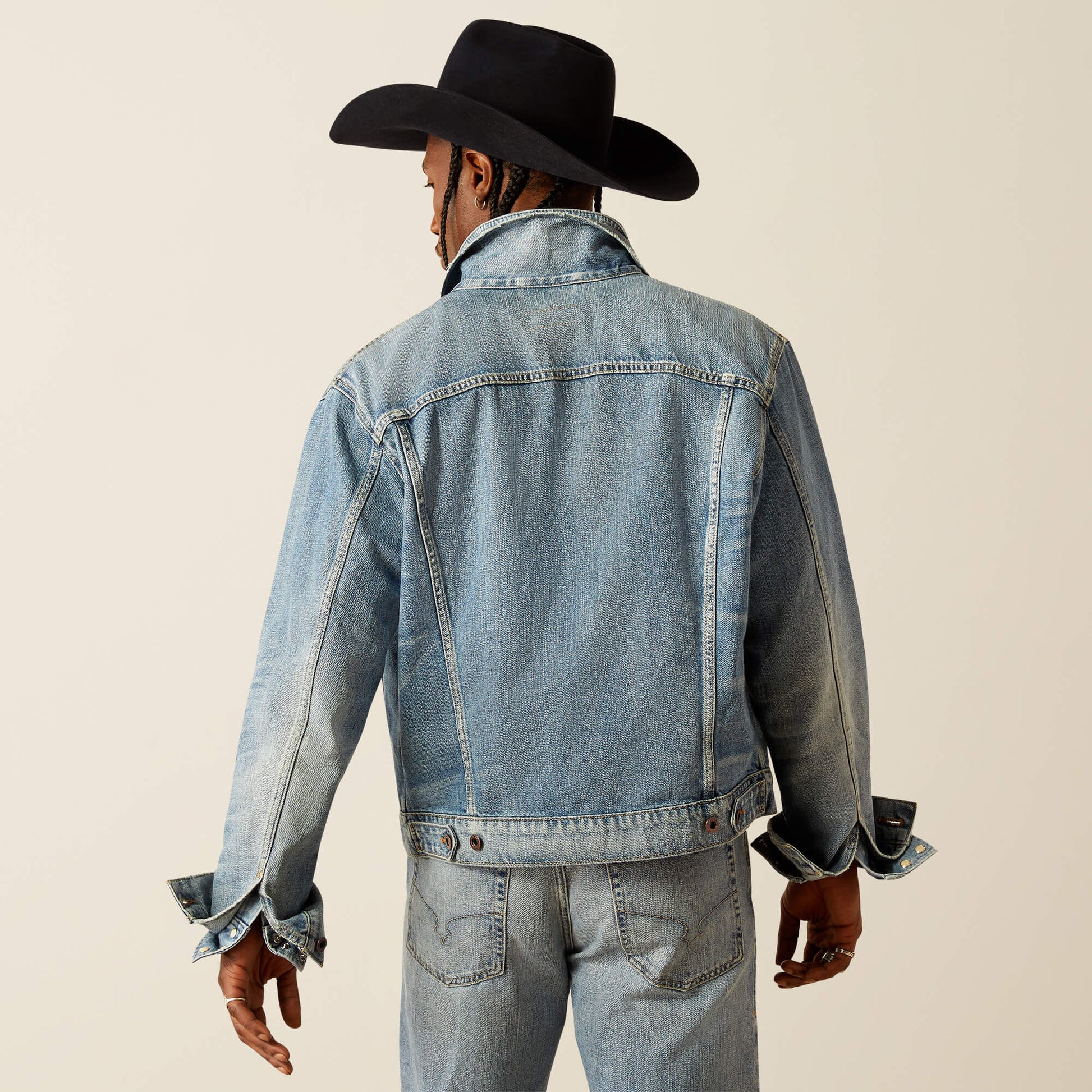 Ariat For Sale - Everybody's Yellowstone Hometown Denim Jacket