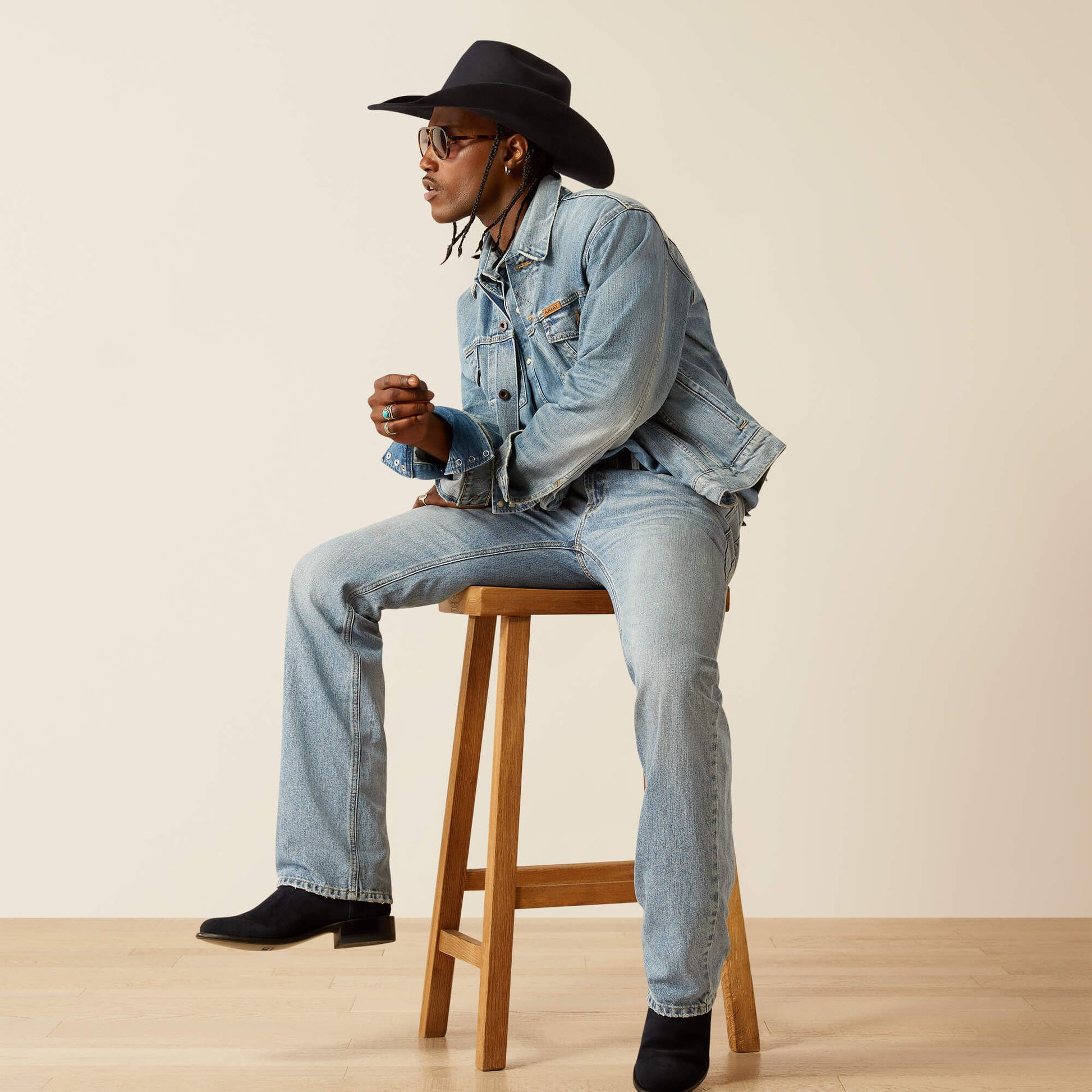 Ariat For Sale - Everybody's Yellowstone Hometown Denim Jacket